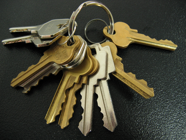 Duplicate keys. Duplicate Key. Key Duplication. Эмблемы замены замков. Doors Key duplicate.