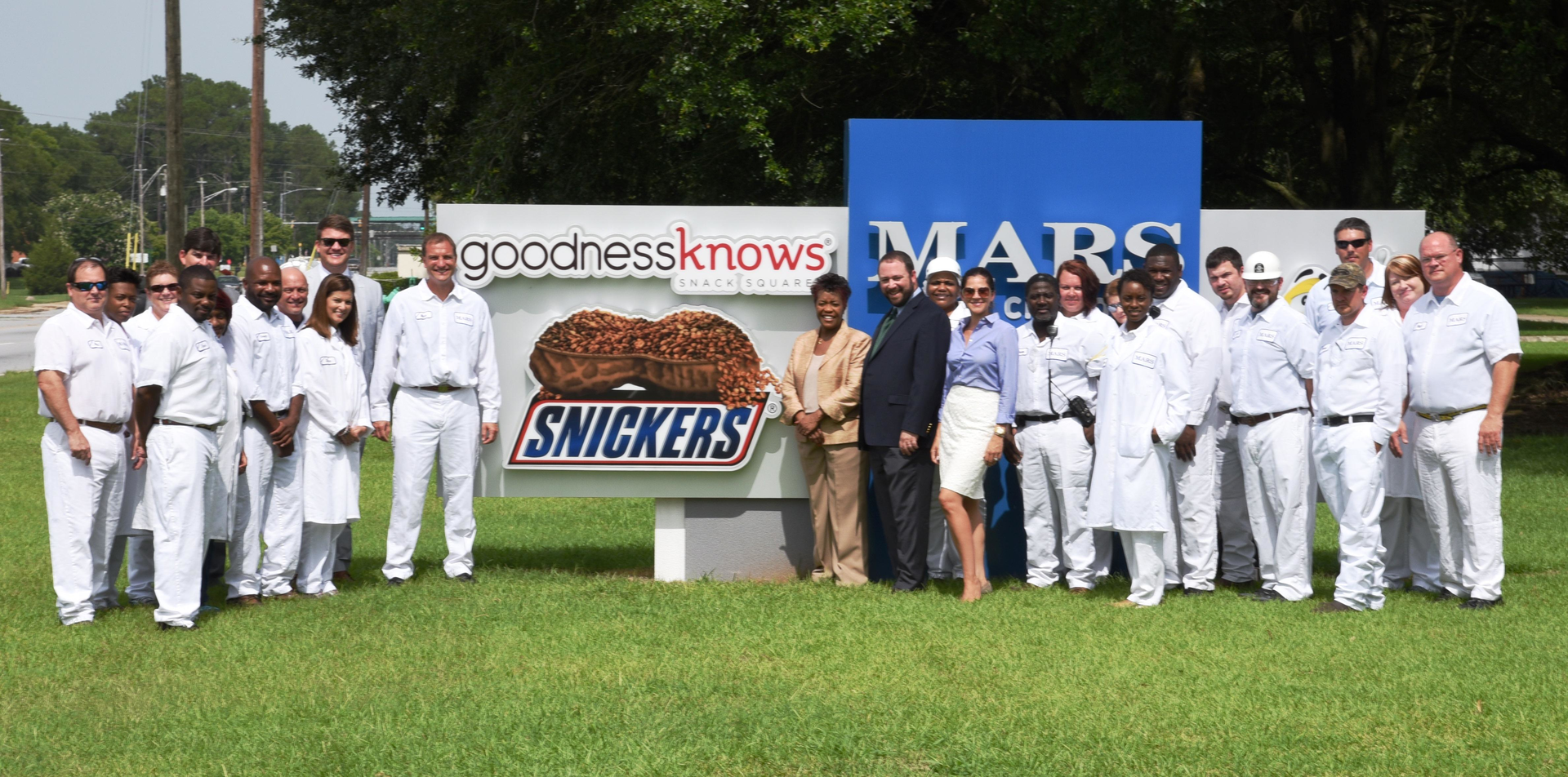 Mars Albany GA Plant with Albany Mayor Dorothy Hubbard as well as Site Director Mack Phillips 06 24 15 558c22ced03a2