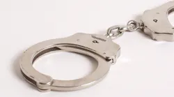 handcuff 2 5820b3fdc171b