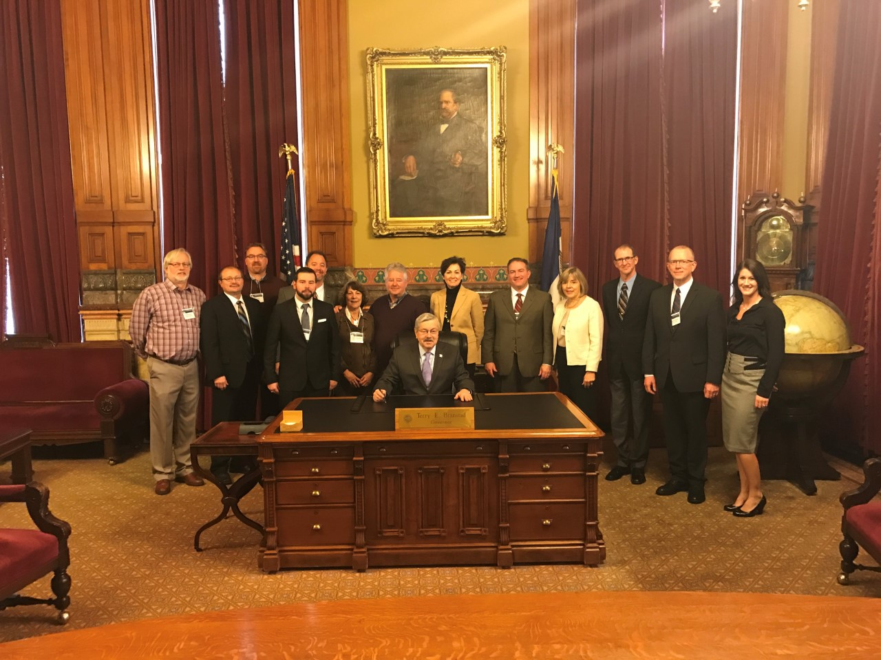 Charlie Lynch &ndash; Jackson Brothers, Roger Pepper &ndash; G & J Marketing, Rich Spicl &ndash; Treat America, Cody Otto &ndash; Otto Vending, Rod Nester &ndash; Smith Vending, Gail Starkweather &ndash; Hasty Tasty Food, Gaylen Starkweather &ndash; Hasty Tasty Food, Governor Terry Branstad (seated), Lieutenant Governor &ndash; Kim Reynolds, Jim Bocken &ndash; Farner-Bocken, Sandy Larson &ndash; NAMA, Matt Hoffman &ndash; Canteen, Darnell Huppert &ndash; Farner-Bocken, Ashilyn Sunderman &ndash; Smith Vending