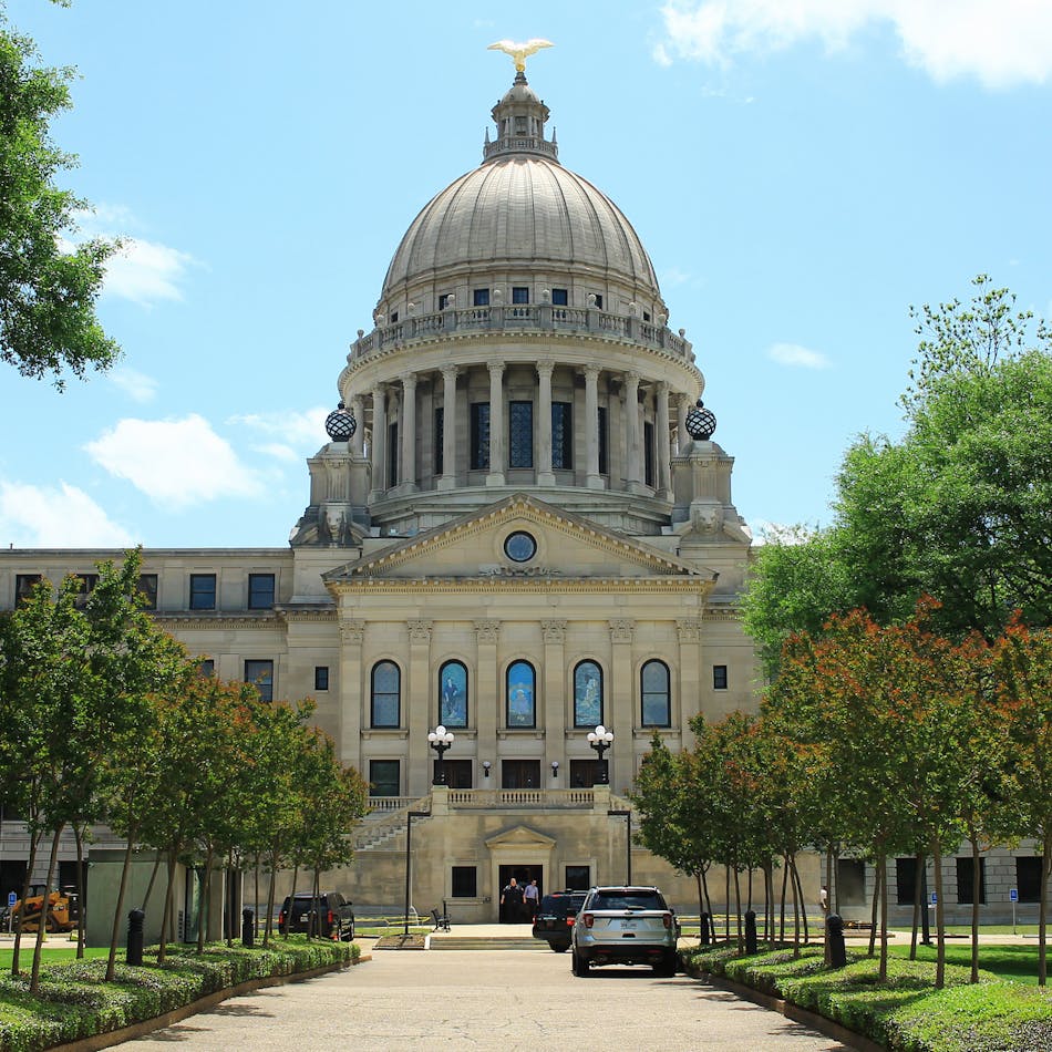 Mississippi State Capitol Building. Photo taken April 18, 2018 by formulanone. No changes made to photo. https://www.flickr.com/photos/30552029@N00/26815684617