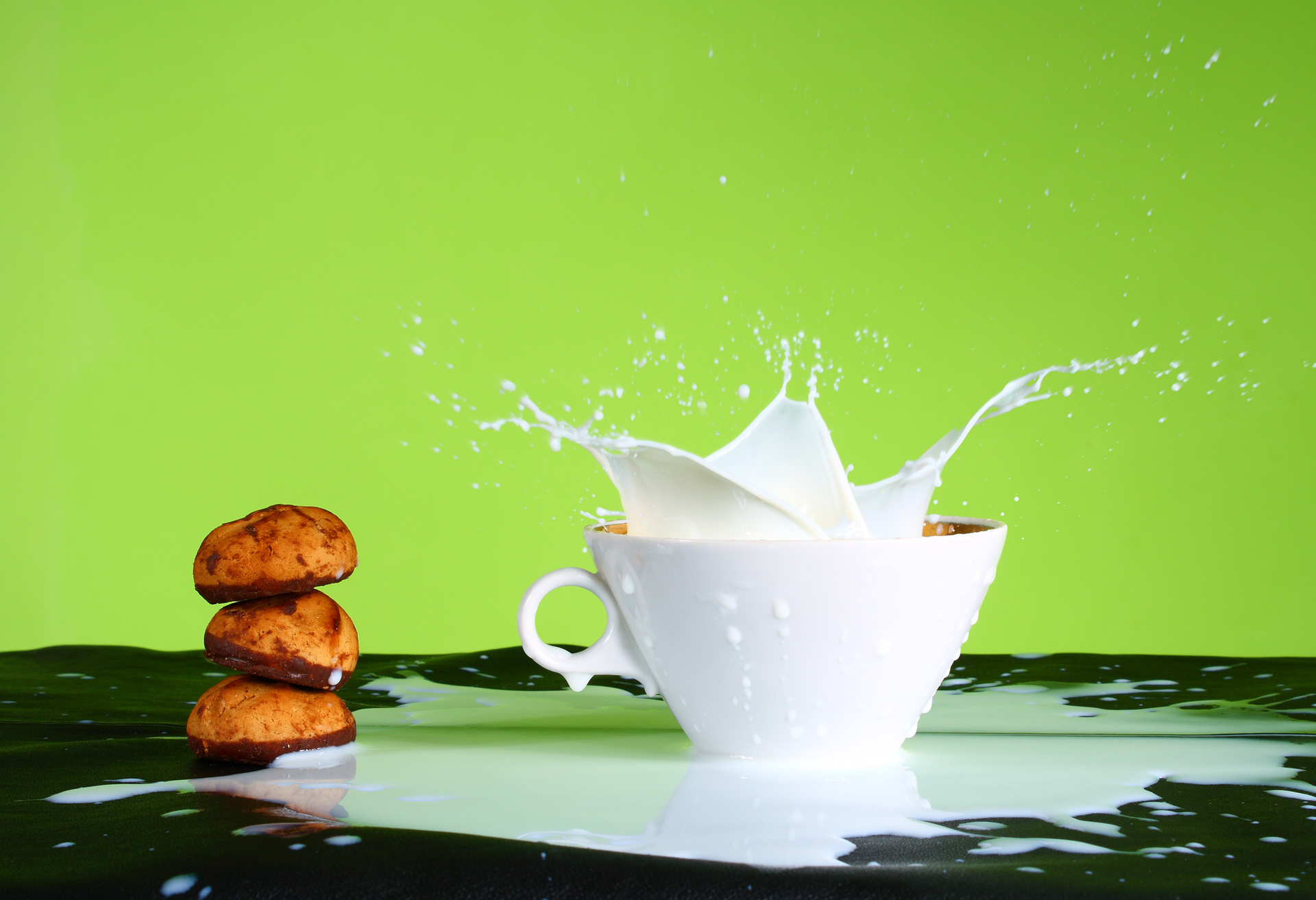 Flavored creamers in dairy and non-dairy options are popular in OCS.