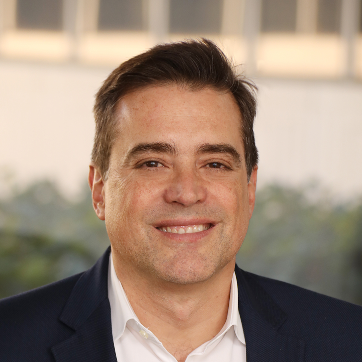 Roberto Rios joins Schwan’s Company as CMO.