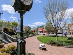 Starship’s fleet of over 20 autonomous, on-demand robots deliver daily from 8 a.m. to 10 p.m. The delivery area is bordered by Roberts Road to the east, Chestnut Street to the west, GMU to the south and Fairfax Boulevard to the north. Starship’s fleet of over 20 autonomous, on-demand robots deliver daily from 8 a.m. to 10 p.m. The delivery area is bordered by Roberts Road to the east, Chestnut Street to the west, GMU to the south and Fairfax Boulevard to the north.