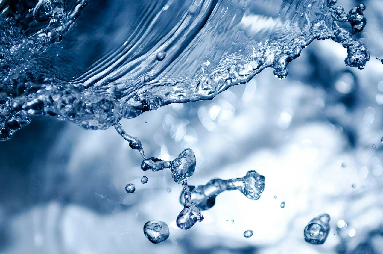 Splashing 165192 1280 5ecd41afd7950