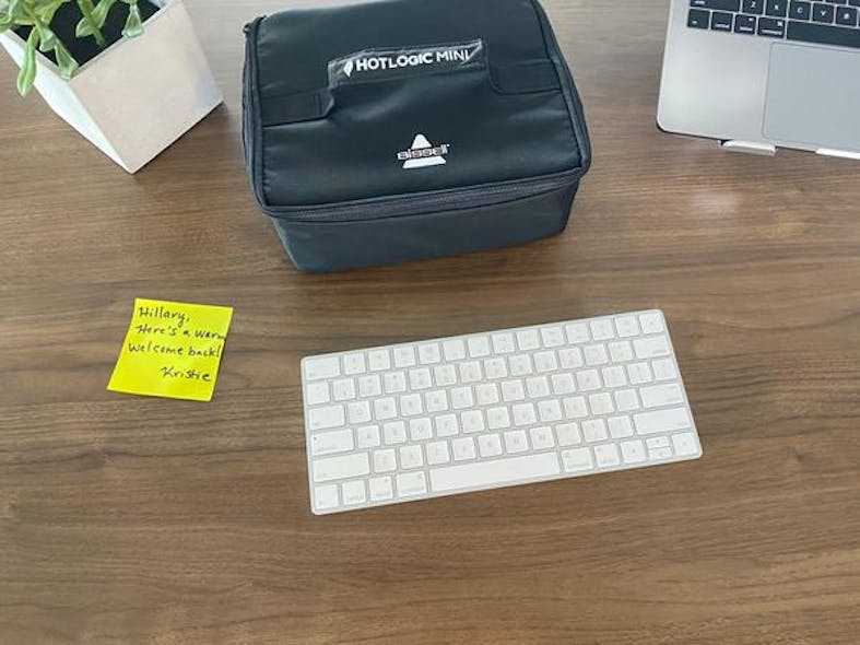 HOTLOGIC mini totes enable employees to bring meals from home directly to their desks.