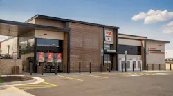 7‑Eleven is giving hungry customers more restaurant-quality dining options at its newest Evolution Store in Manassas, VA (above). The convenience retailer’s Raise the Roost chicken and biscuits restaurant and onsite pizzeria are collocated at the story.