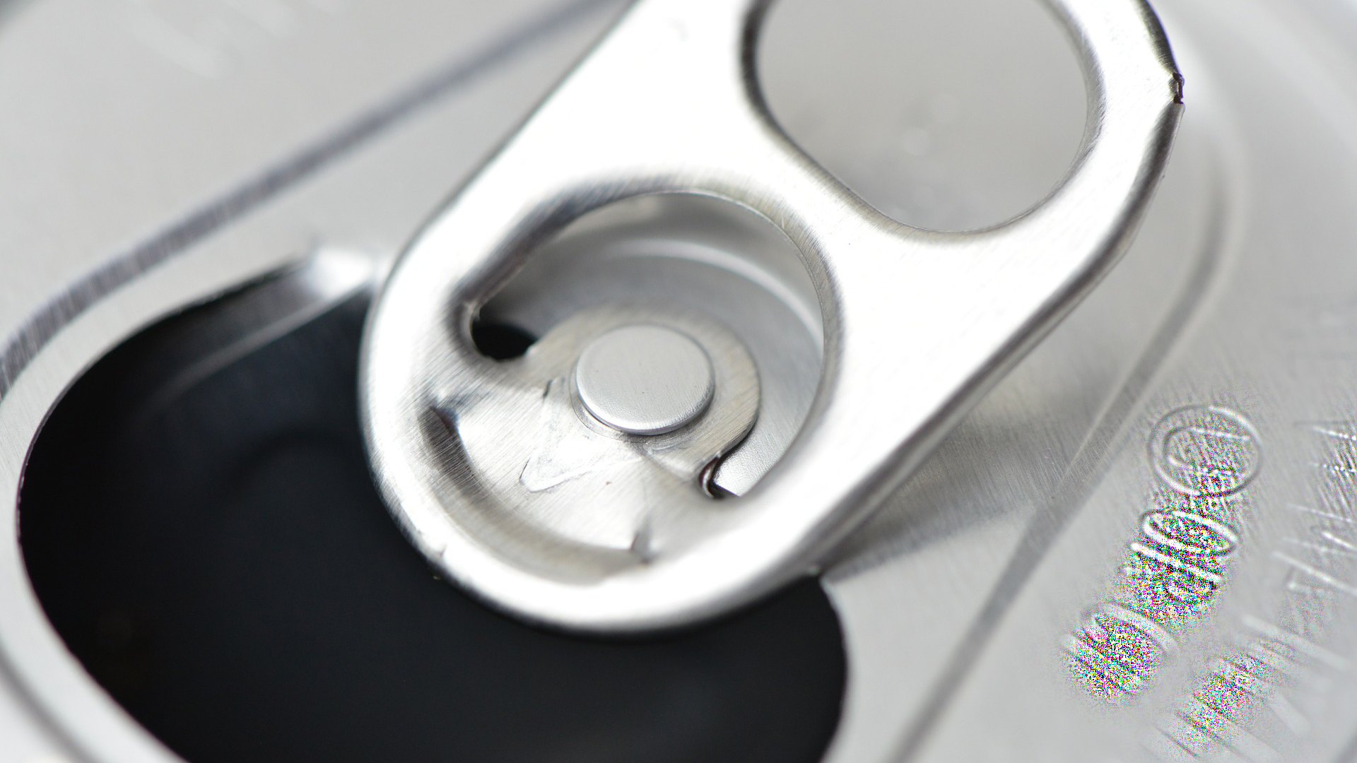 Soda Can Top Dennis Young Pixabay 466542 1920 60be23db99b4a