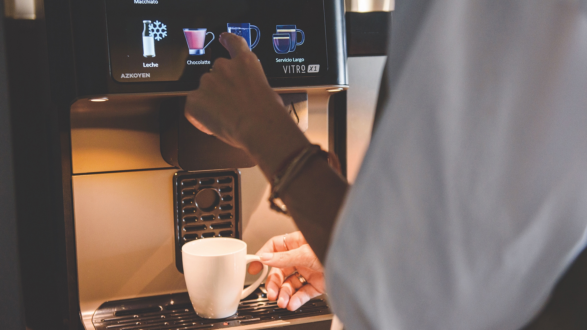 Azkoyen Vitro X1 In Action 614dd6381f991