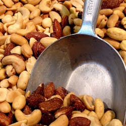 Nuts Denis Doukhan Pixabay 643393 1920