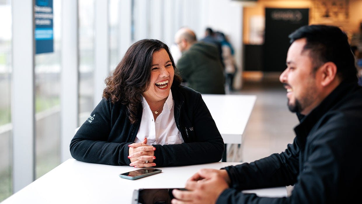 65e737e572b2b7001f698db8 Twoemployeesbanner