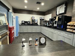 When customers ask, what is the best machine and the best coffee, the team tells them that coffee is a personal taste, come down and choose yourself. When customers ask, what is the best machine and the best coffee, the team tells them that coffee is a personal taste, come down and choose yourself.