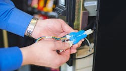 PayRange's BluKey for vending is designed to plug in-line with the bill acceptor or the coin mech, working alongside these other payment systems. PayRange's BluKey for vending is designed to plug in-line with the bill acceptor or the coin mech, working alongside these other payment systems.