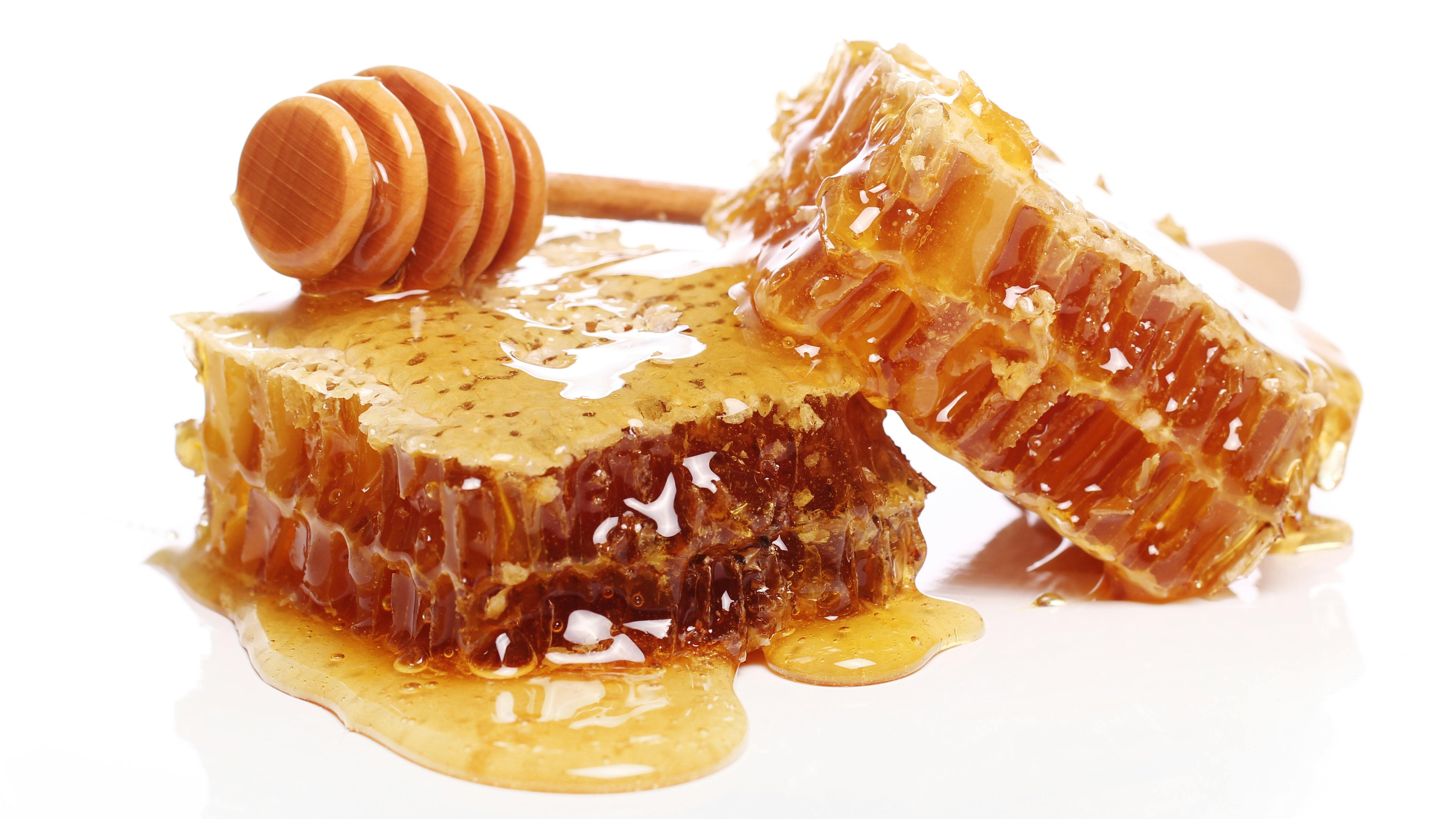 Honey is a natural sweetener and provides wellness and environmental benefits.