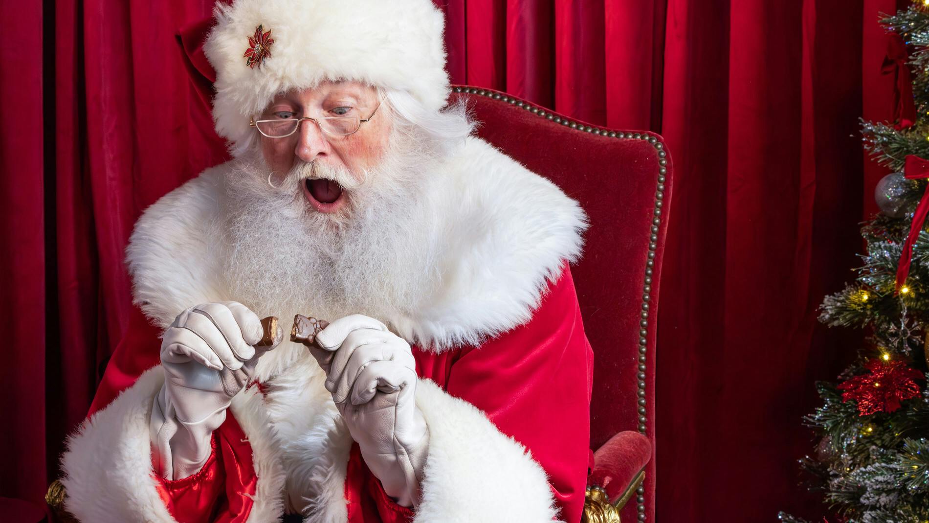 Hershey Kit Kat Santa limited time offer