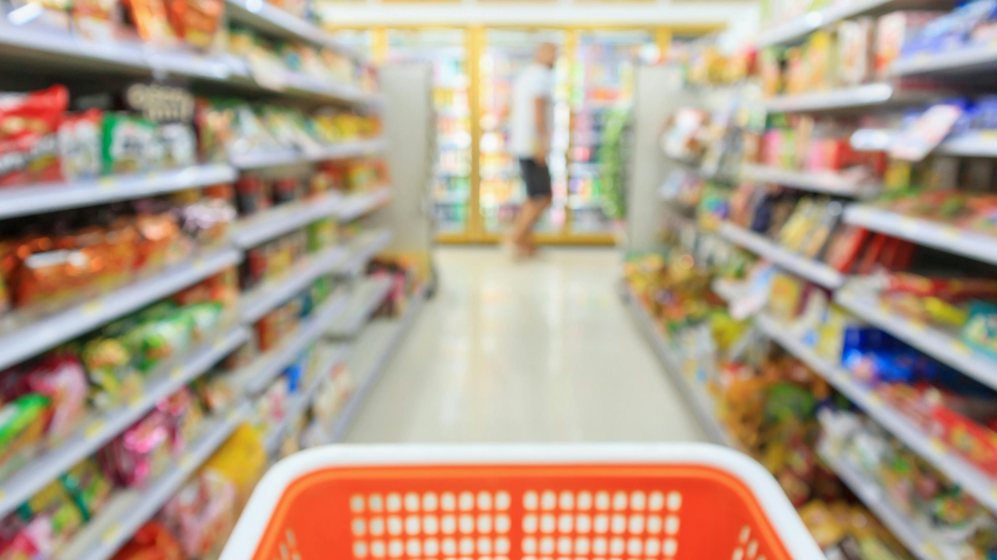 food labeling food education in the snack aisle dreamstime_xl_134370874